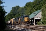 CSX 8872 Leads M427 at Wells